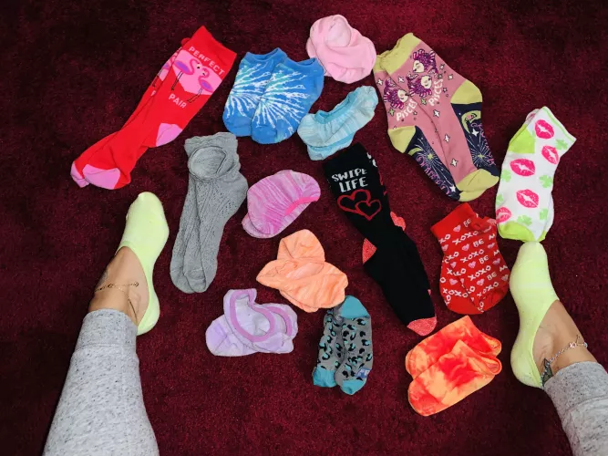 Do you have a favorite? 🤗👣🧦