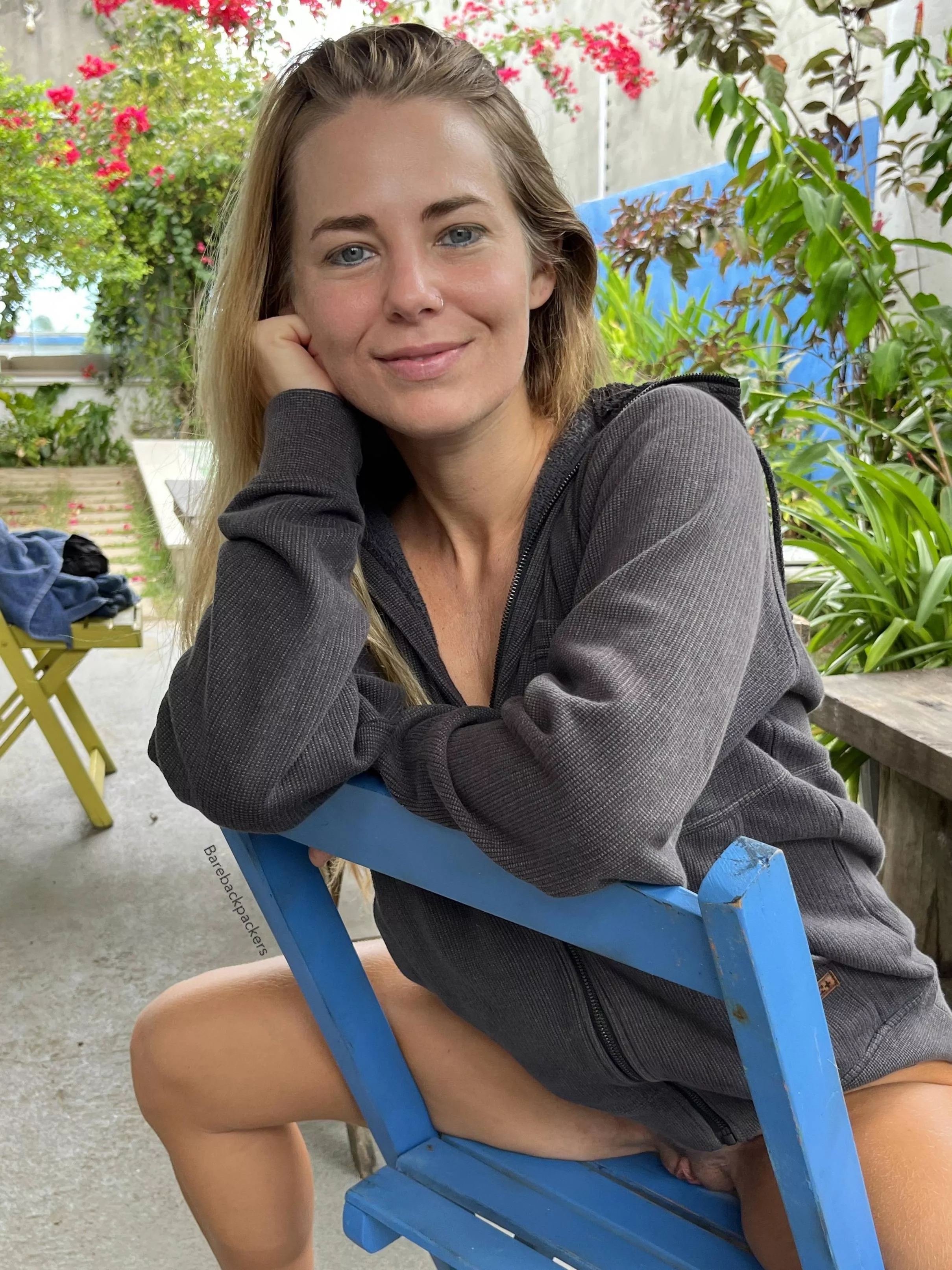 Do you like moms that go commando? 🤭