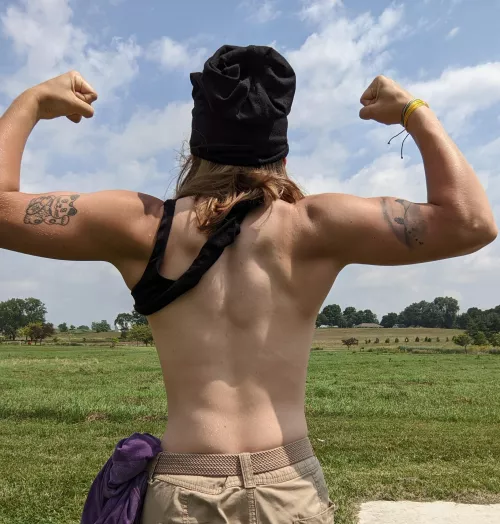 [F] Crazy back pump I got after some outdoor cardio... Hope someone saw me!