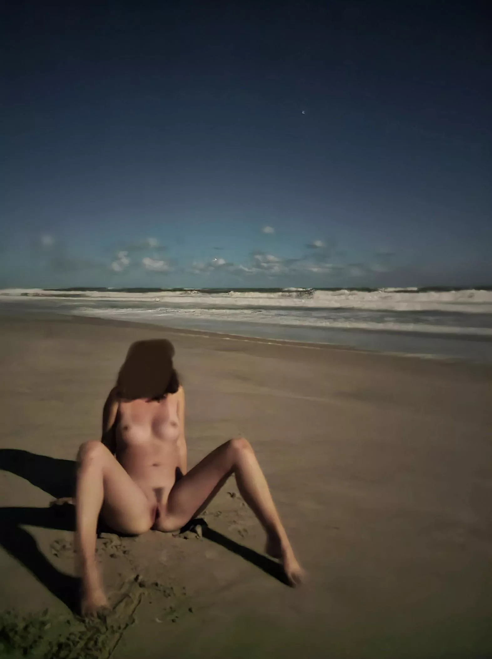 [f] Isn’t the ocean so breathtaking?