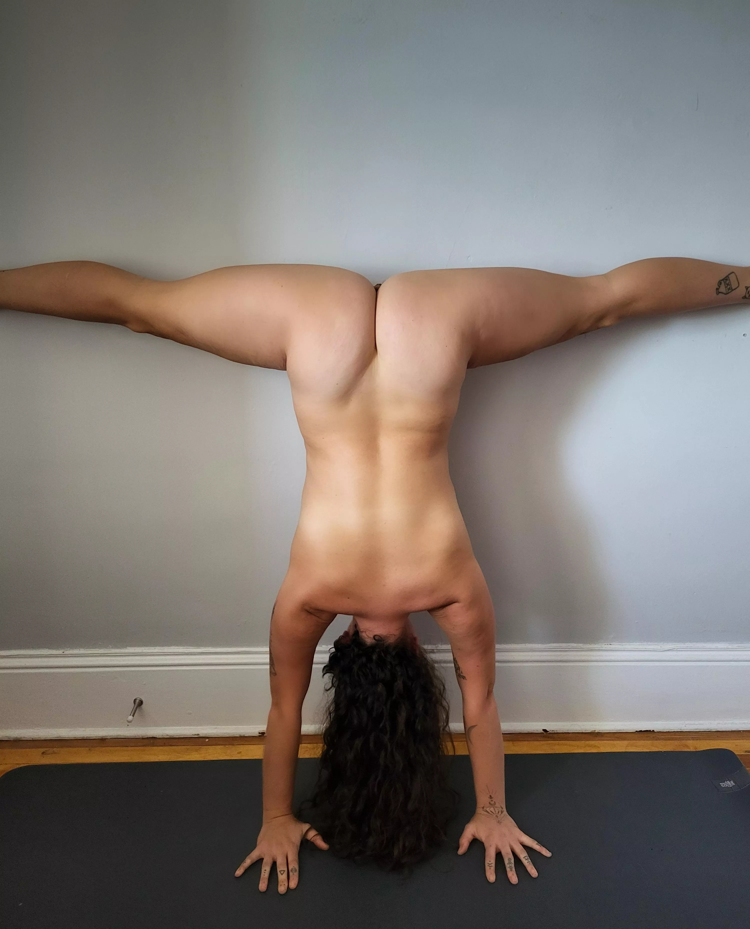 Handstand training 🤸‍♀️ (f)