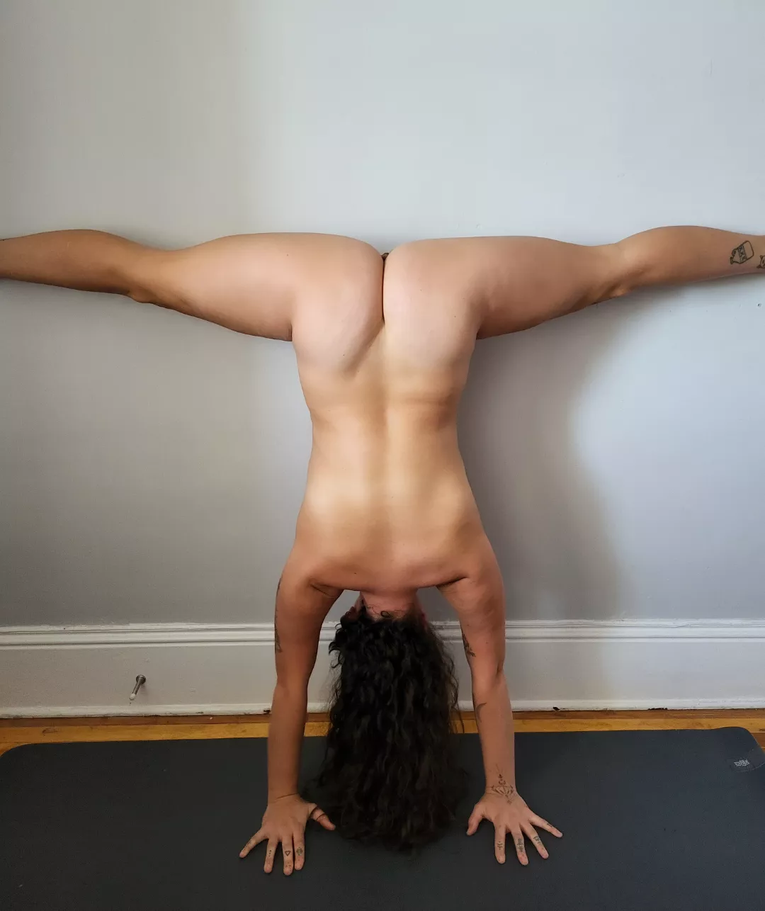 Handstand training 🤸‍♀️ (f)