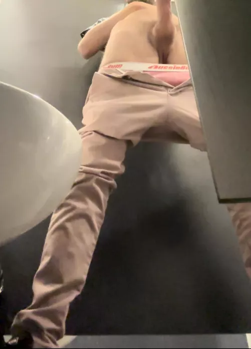 Happy #Cruising #Understall #PublicToilet #Hung