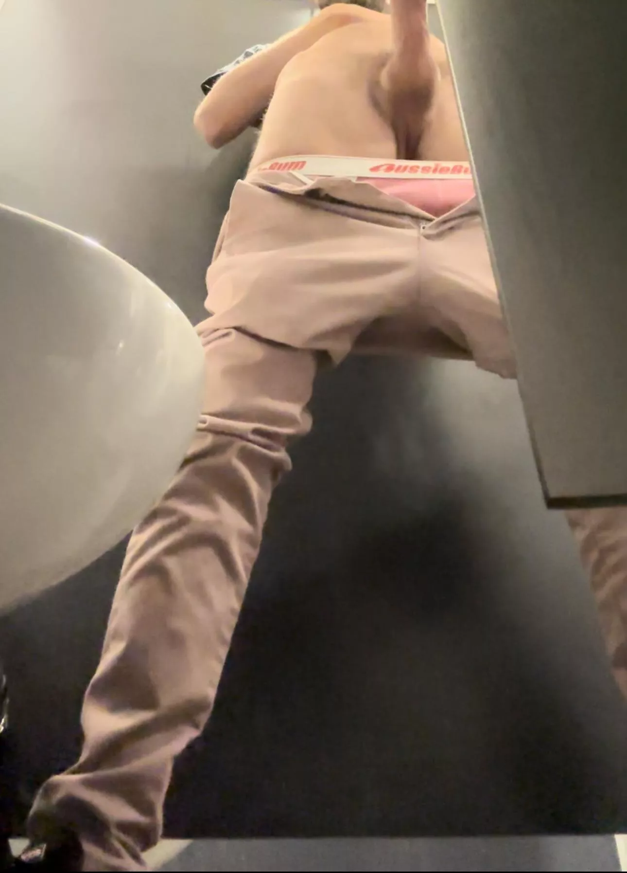 Happy #Cruising #Understall #PublicToilet #Hung