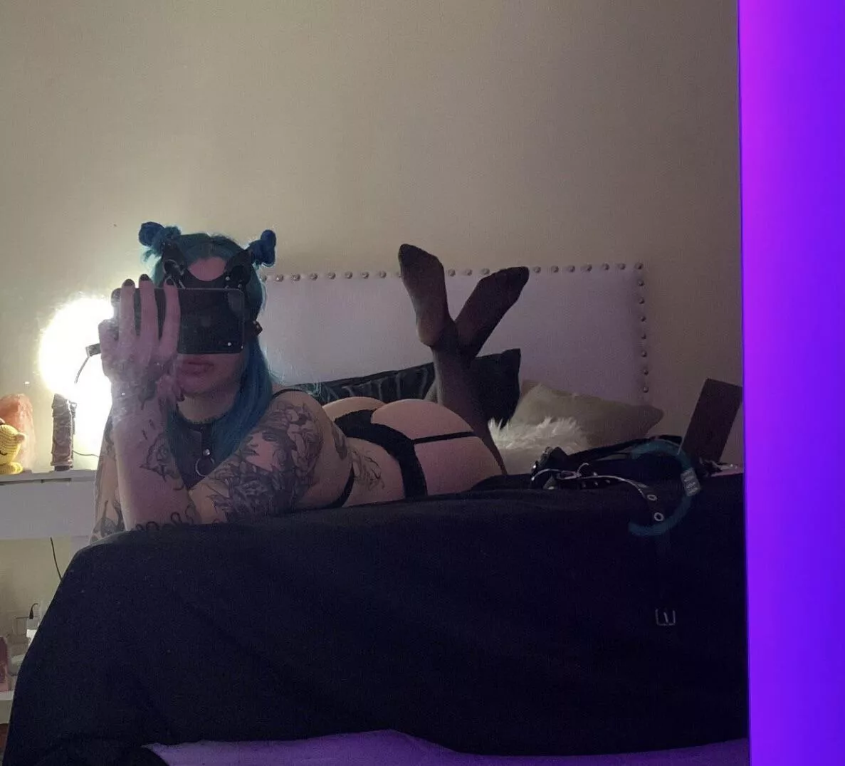 hey beta! this is how you get my attention: paying your LOSER TAX! [domme]