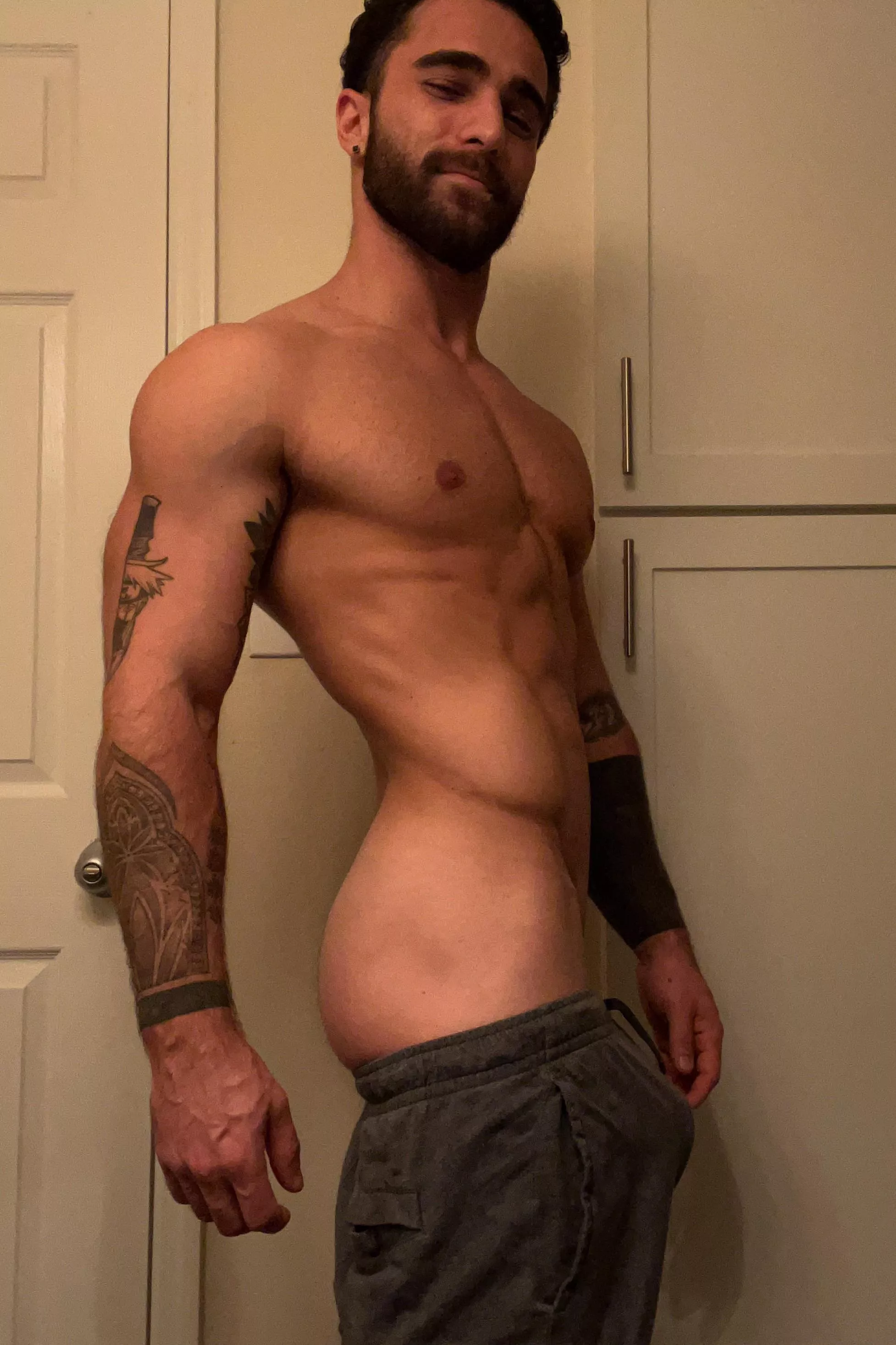 Holding on by a thread 🥵😉