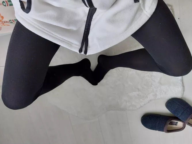 How do you like black nylon tights?