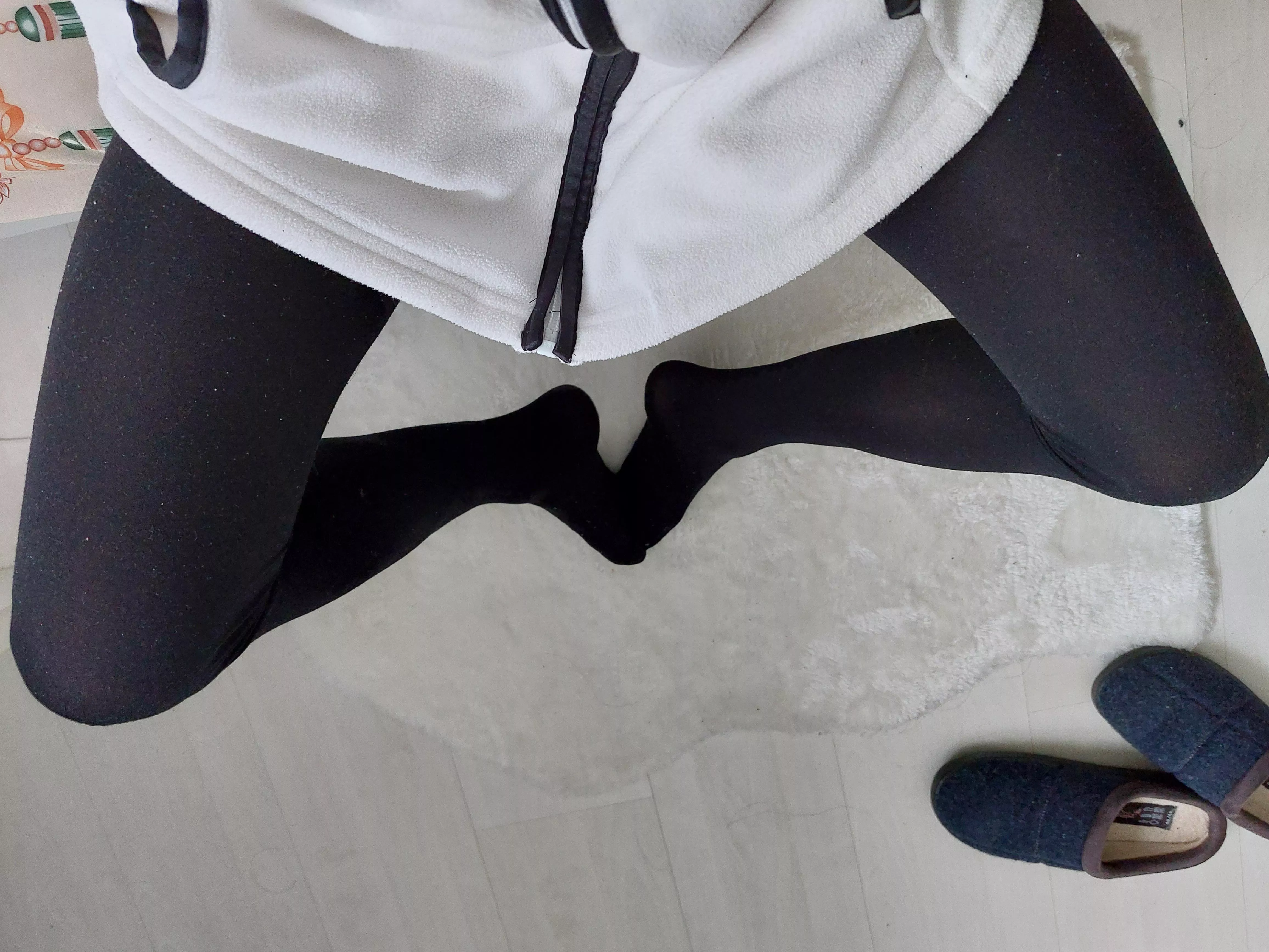 How do you like black nylon tights?