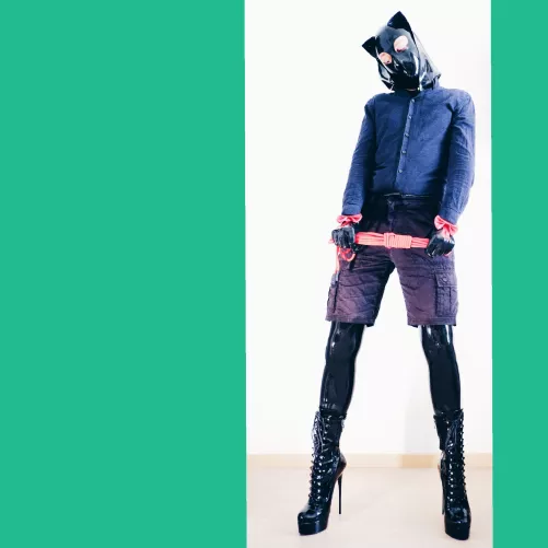 I fricking love my latex hood and cowl!