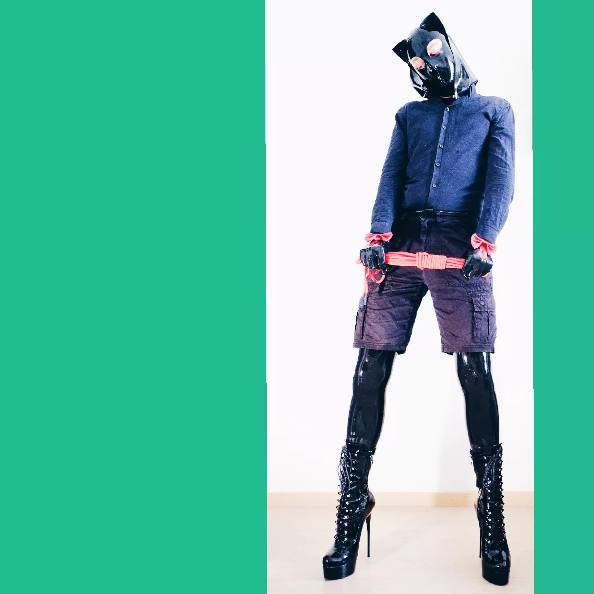 I fricking love my latex hood and cowl!