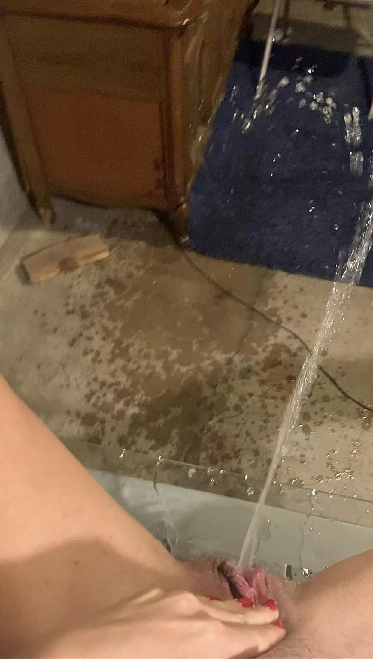 I get my piss alllllllll over