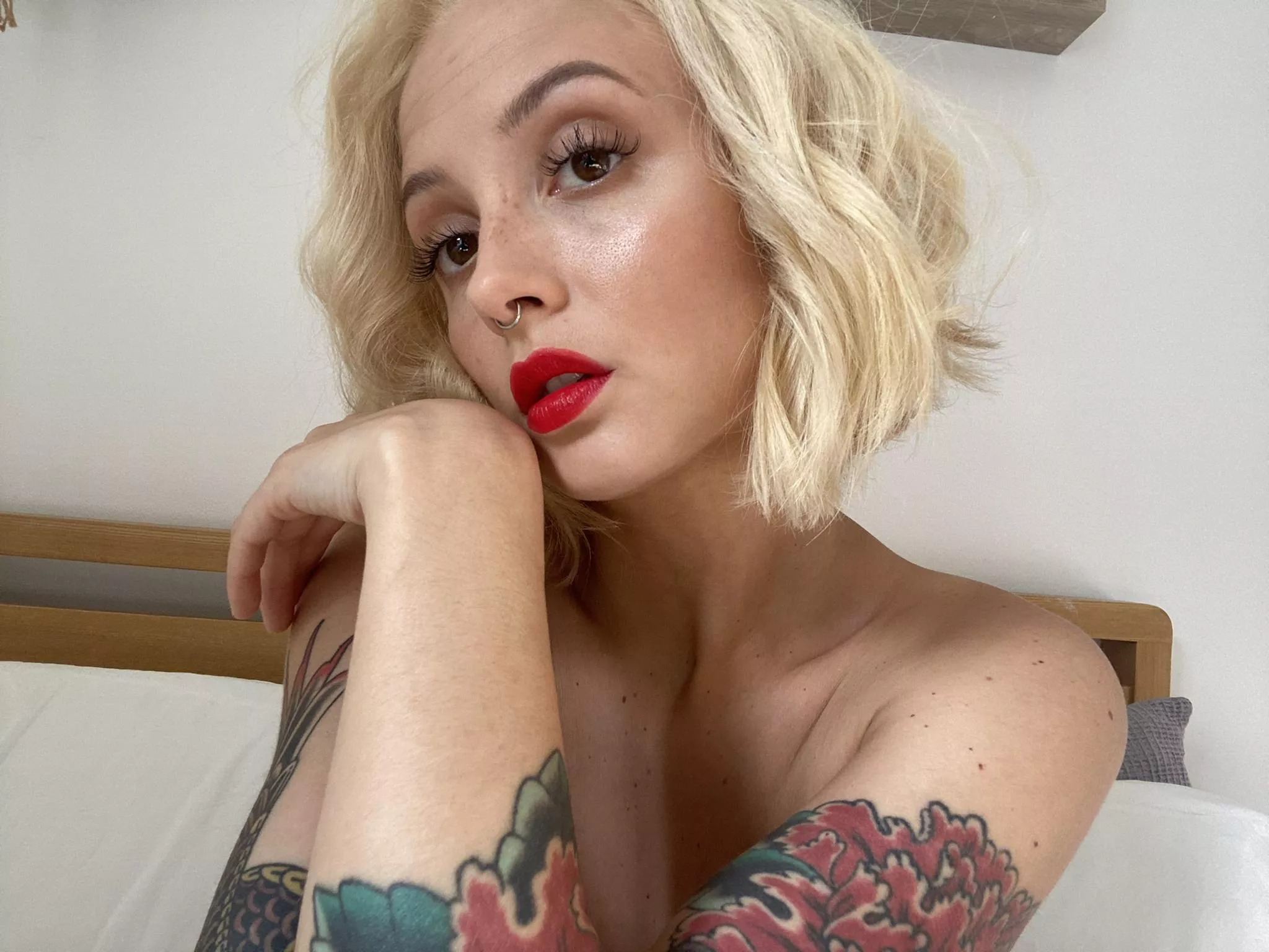 I went blonde and freshened up the bob... feeling cute 😇