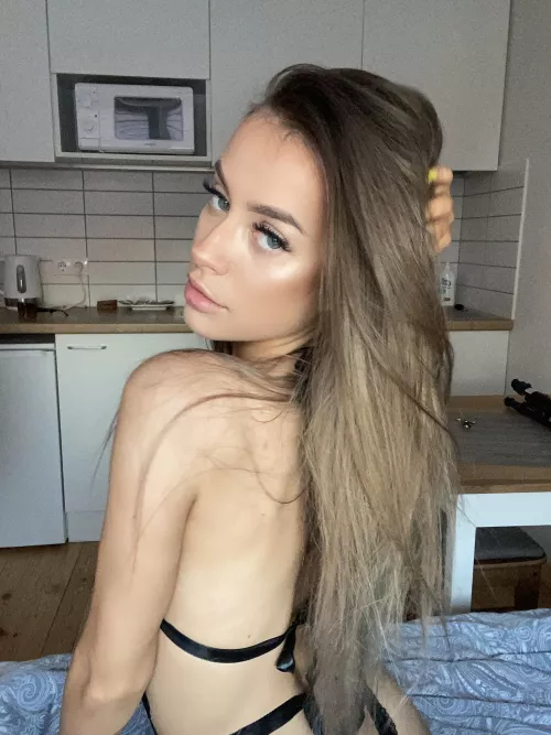 I'm waiting for you to come spank me! [F]19