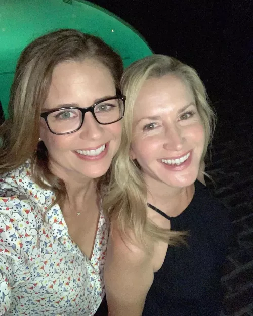 Jenna Fischer and Angels Kinsey would be a great milf threesome
