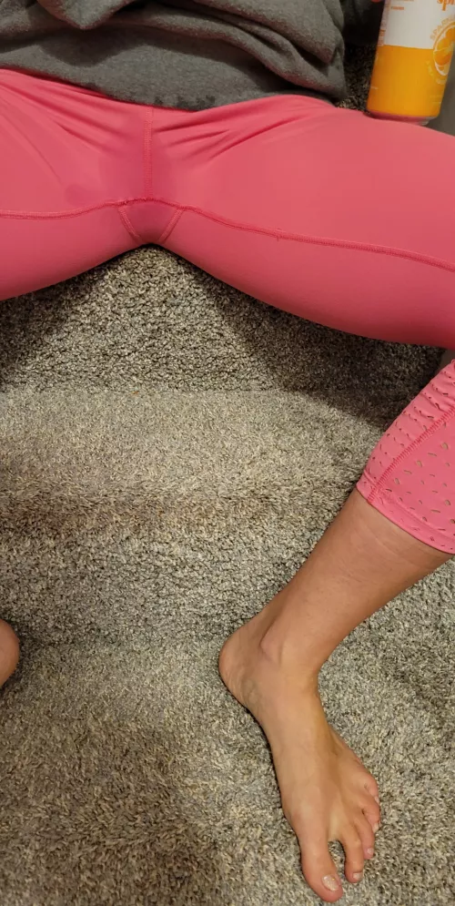 Leggings without panties... hubby loves to tease me and make me wet