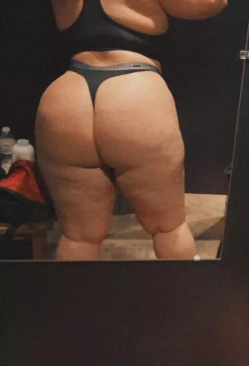 Love staring at her butt 21f