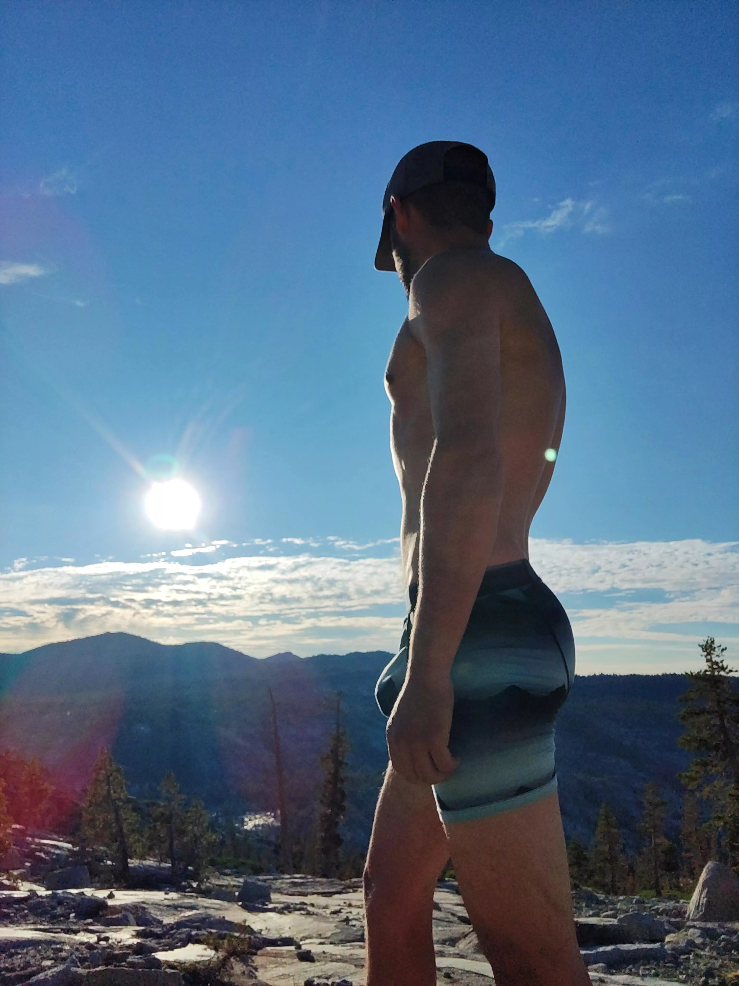 (M)oments like these are why you put the work in on bacpacking trips...