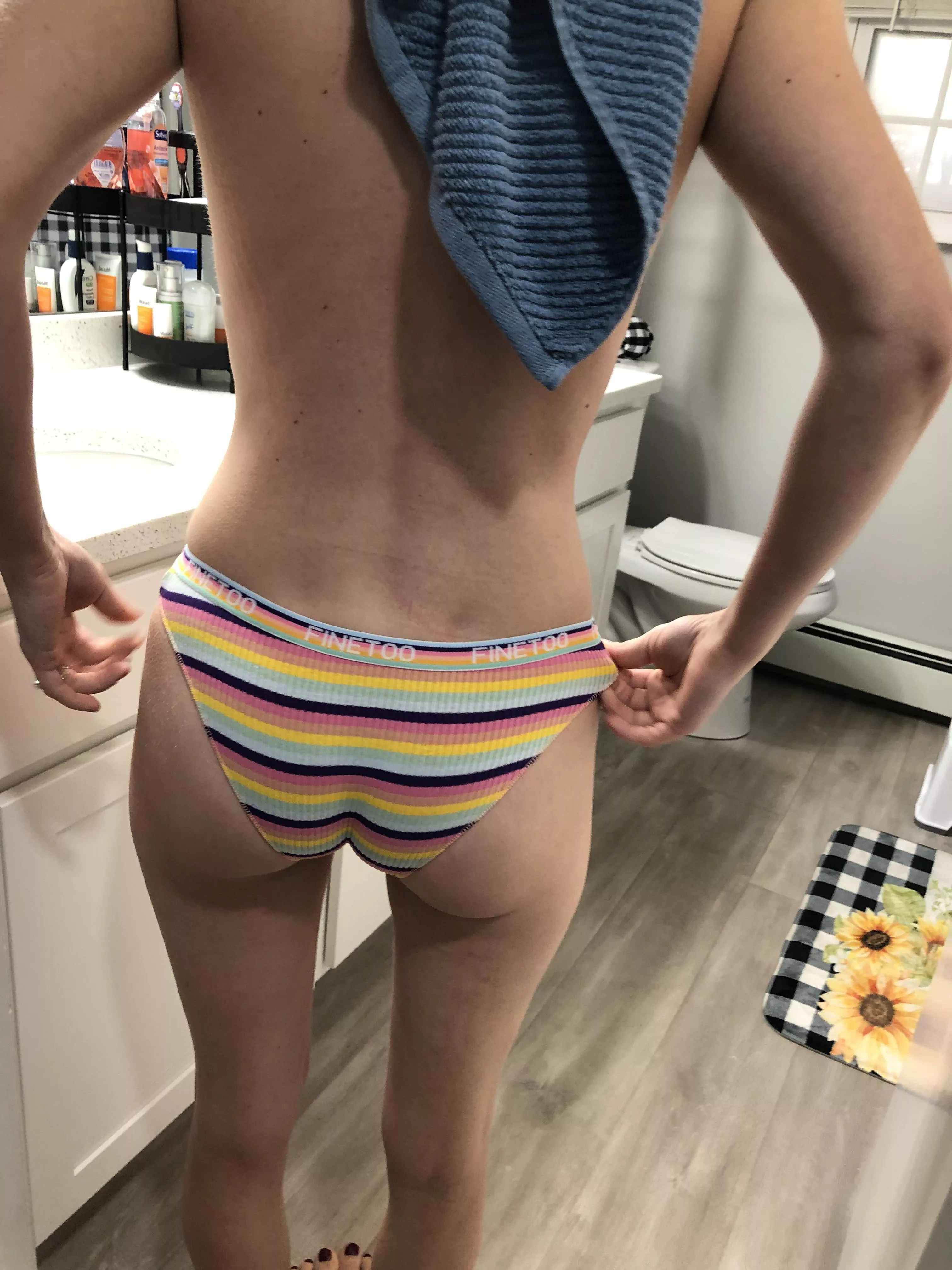 My Cute 34y/o Milf Butt Hopes you Had a Happy Humpday