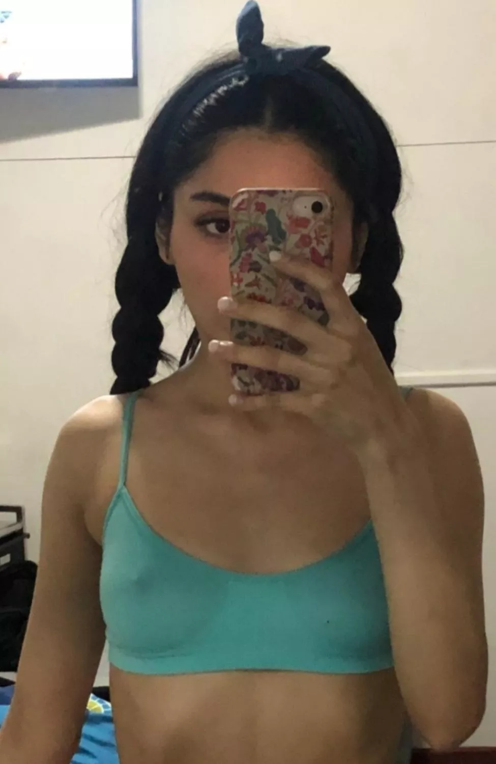 React if u want the same pic nude 😏