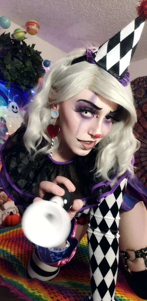 [Selling] I'm available for custom [vid]s & skype sessions! I cater to most fetishes & my OF is ½ off at the moment!