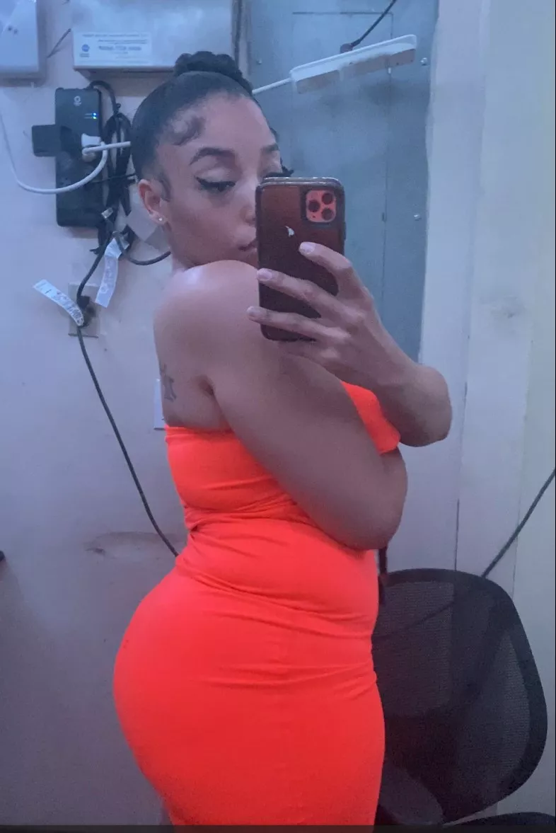 Start your weekend with ass eating