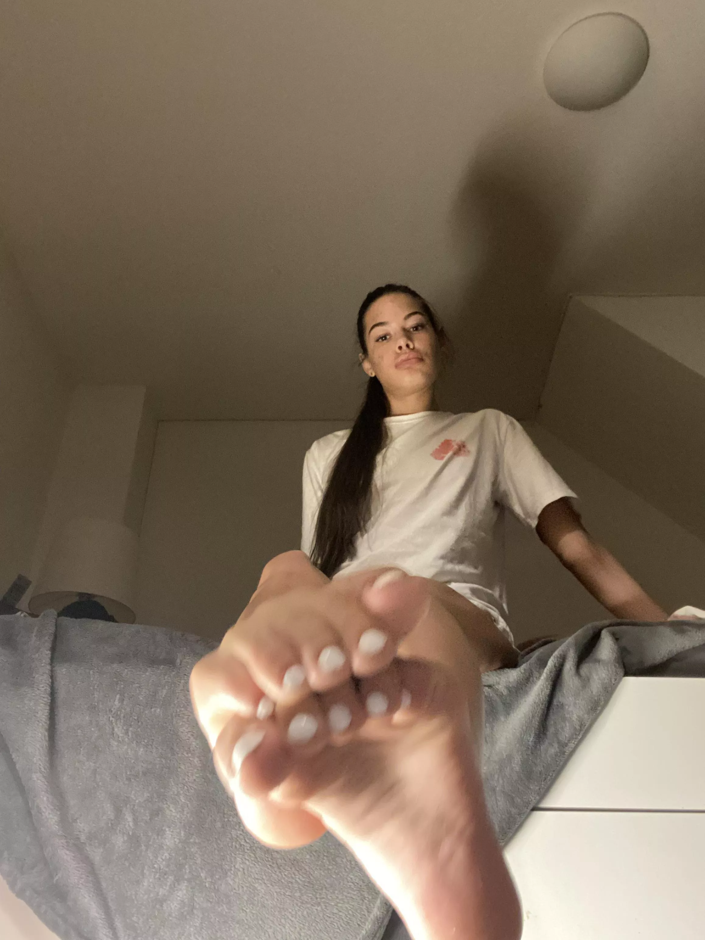 Ur place is right here under my 18 yo german feet😉