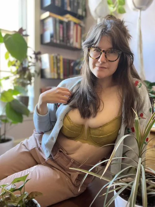 Visual artist peeping in.