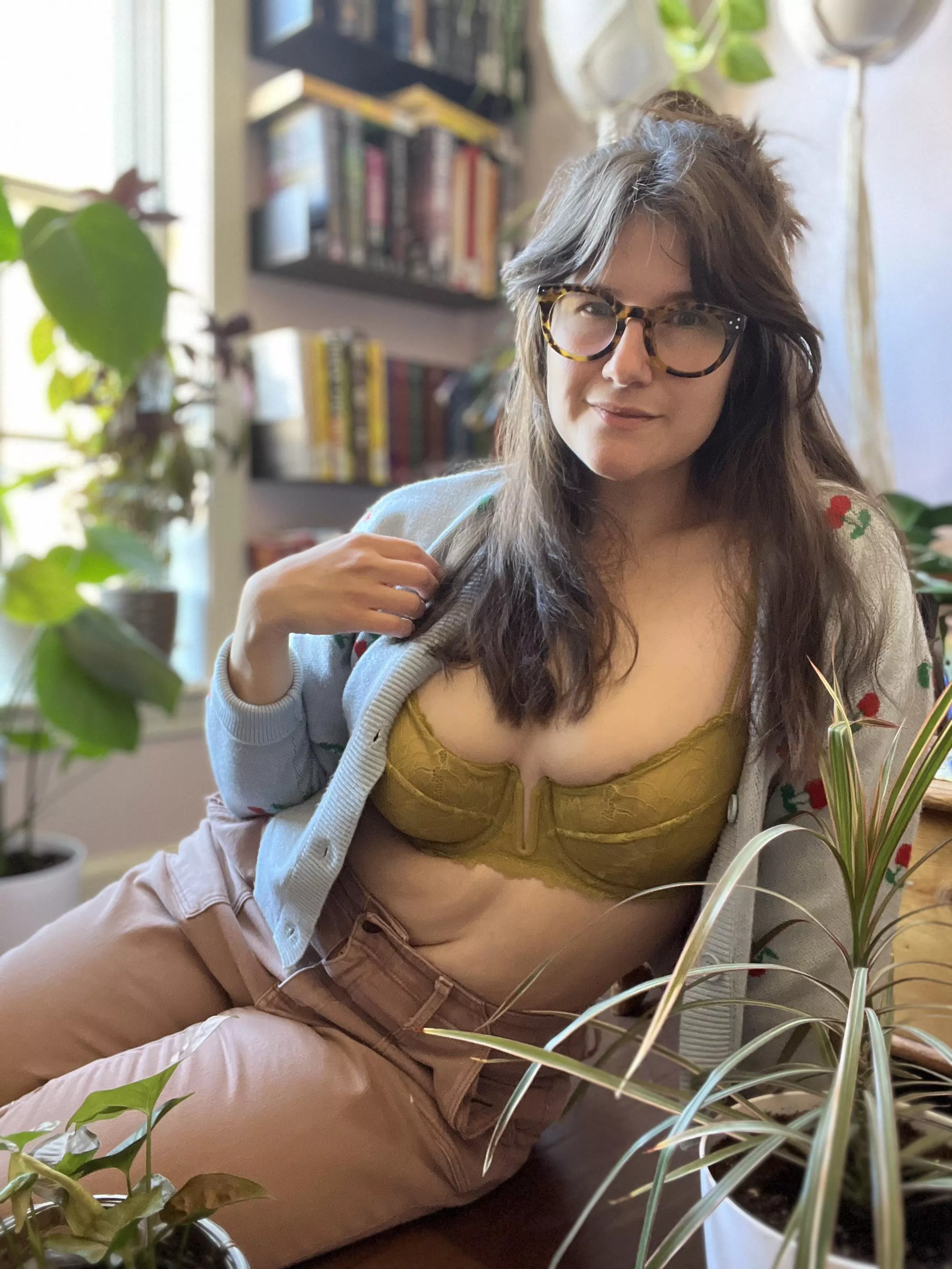 Visual artist peeping in.