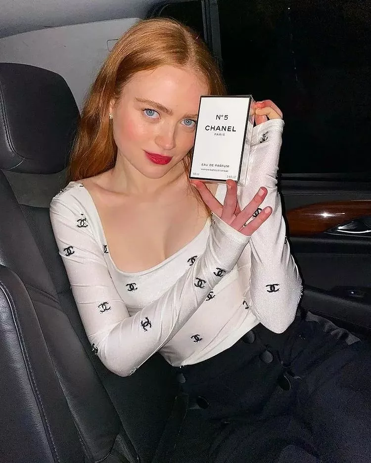 wanting a super bi threesome with you and Sadie Sink