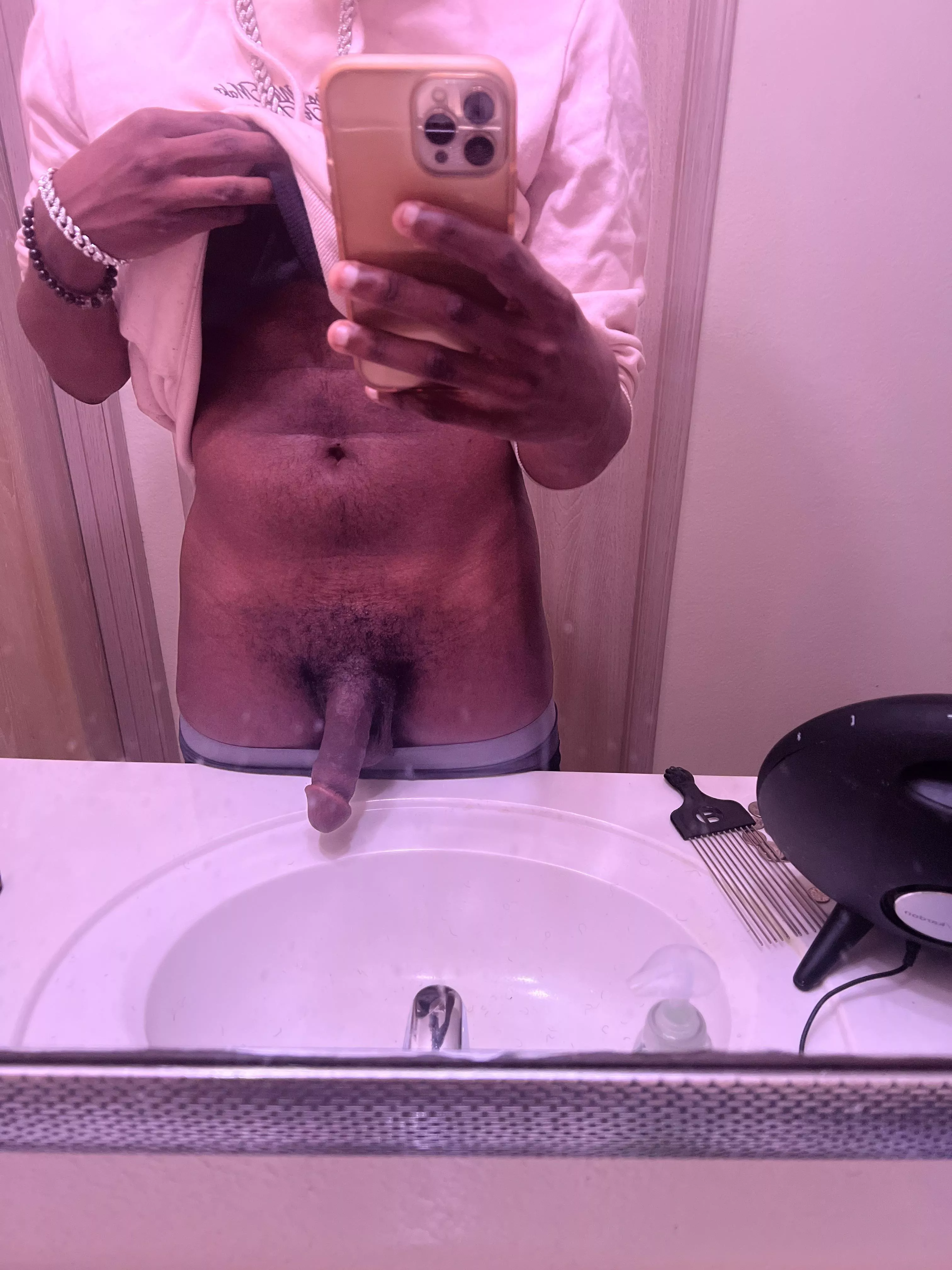 Where my milfs that like young guys?