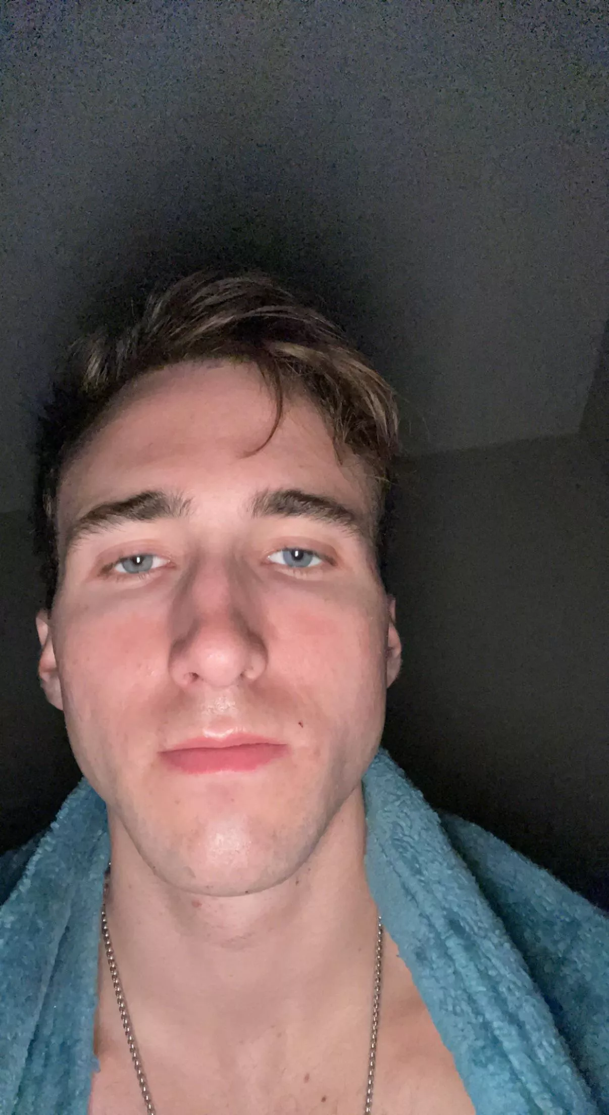 Wish I could stay in bed and cuddle with someone 😌❤️