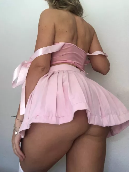 Would you do me in this skirt?;)