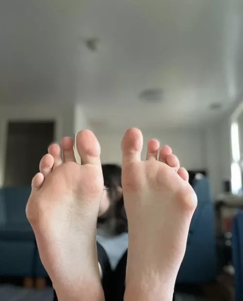 Would you worship my feet if I asked?