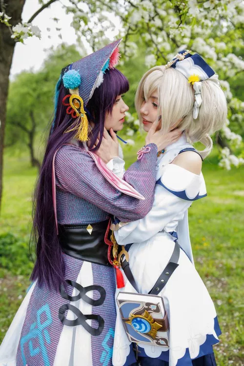 Yun Jin & Barbara cosplay by shorinya & mashiro_m