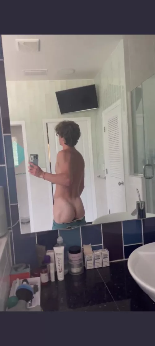 [18] Anyone hungry for this boy sweaty Straight ass?