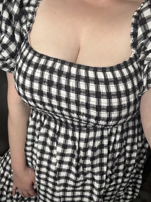 A beer and you between my thighs 😍 [OC]