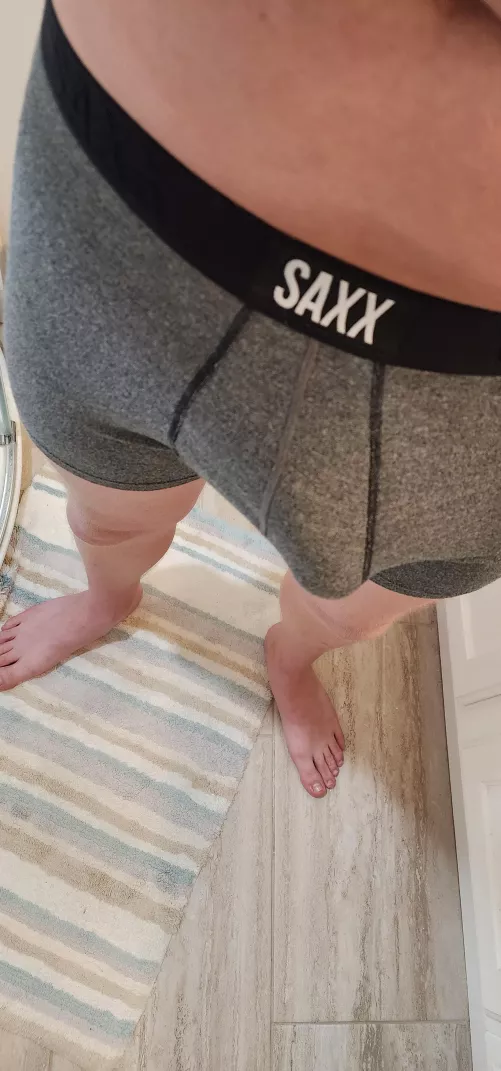 All cozy inside, but trying to get out!😂