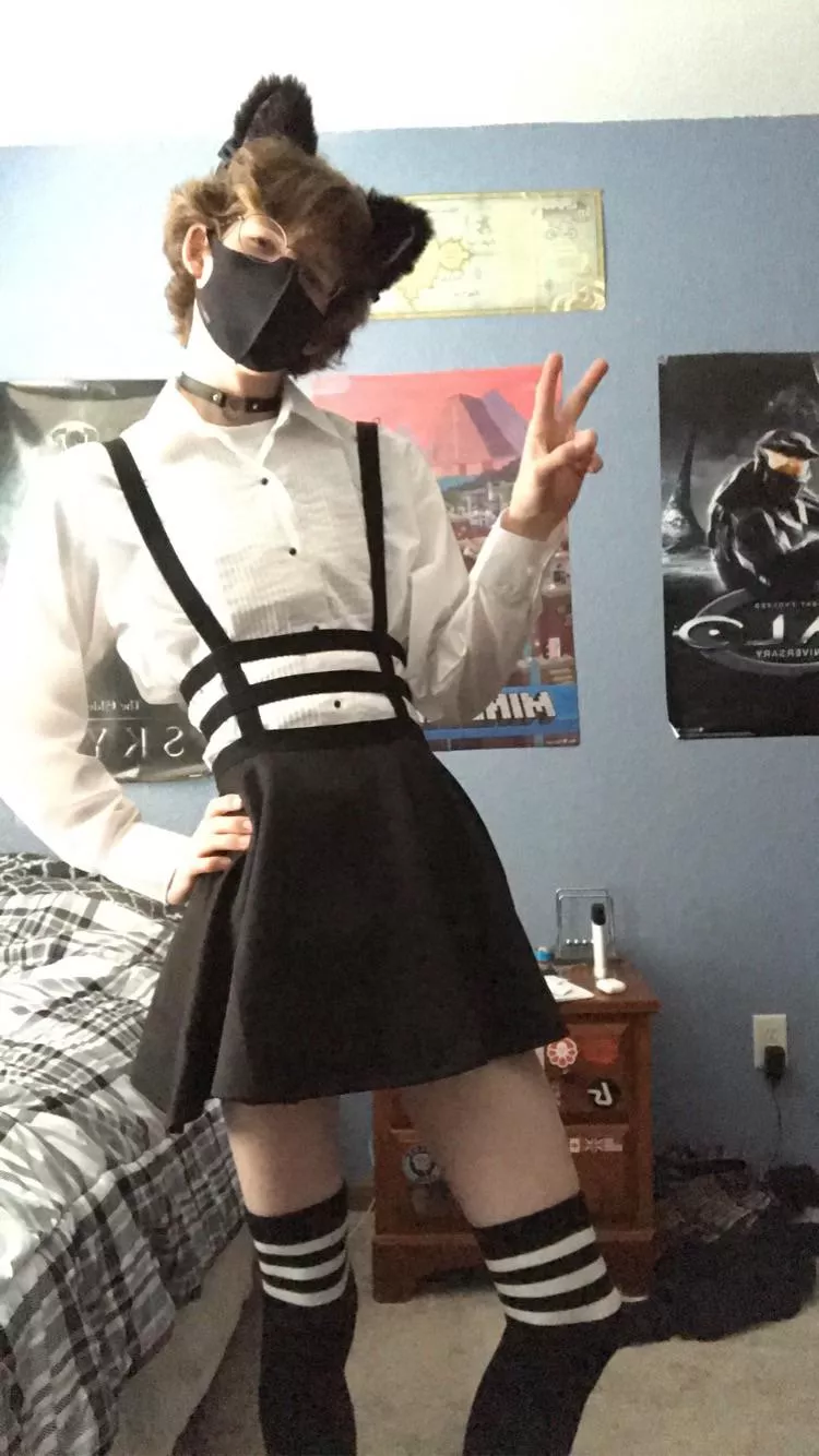 Another one from the backlog :) The background is a mess lol