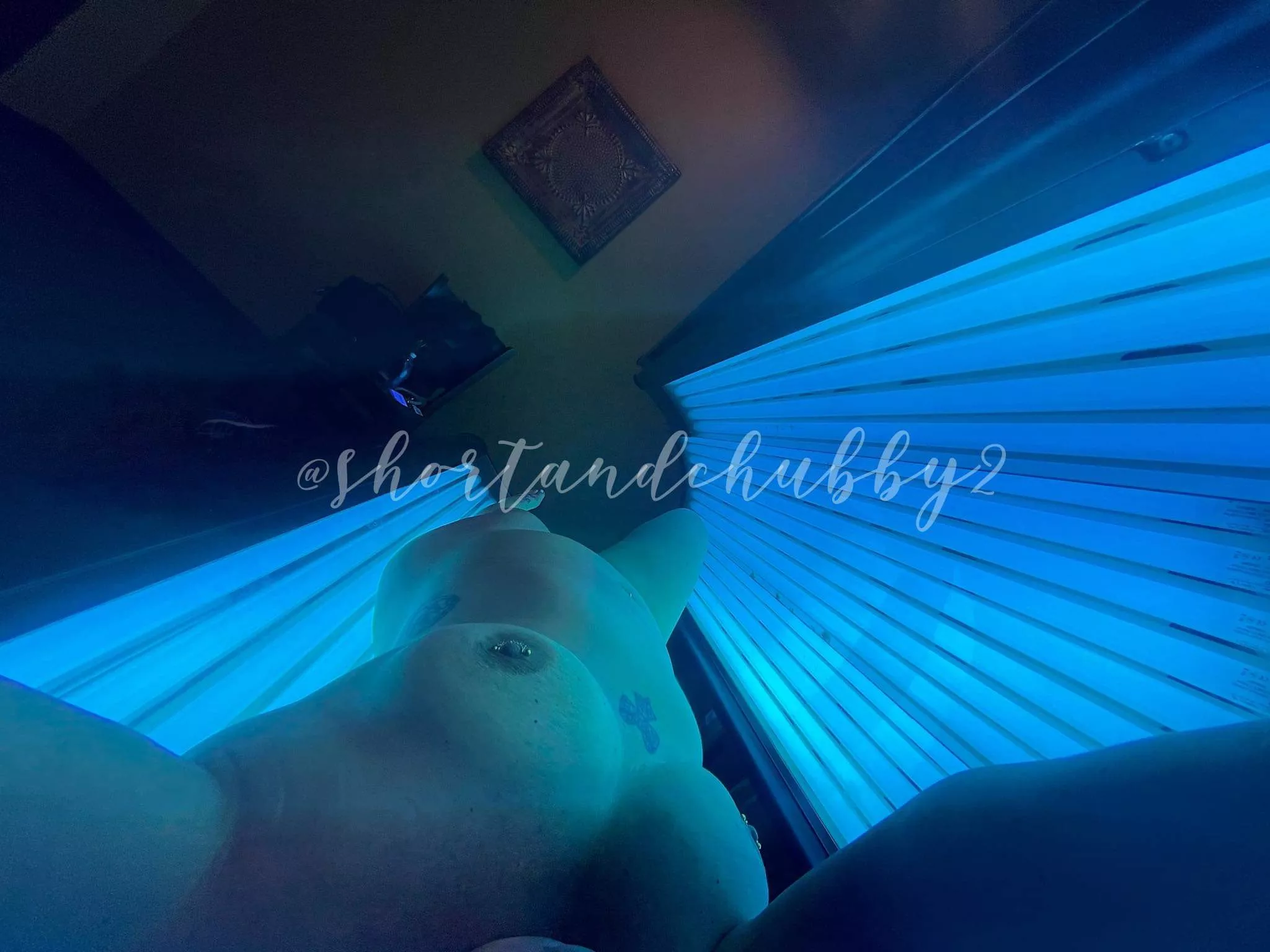 anyone down to sneak in with me😈😈