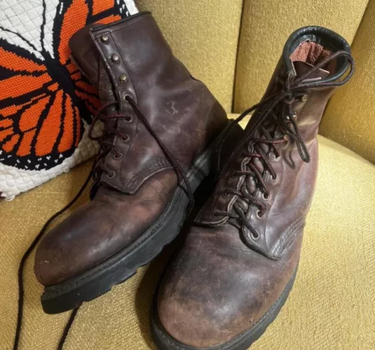 anyone know what redwings these are?