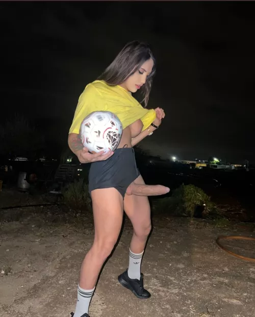 bruna santos, upvote if She Is bigger than you