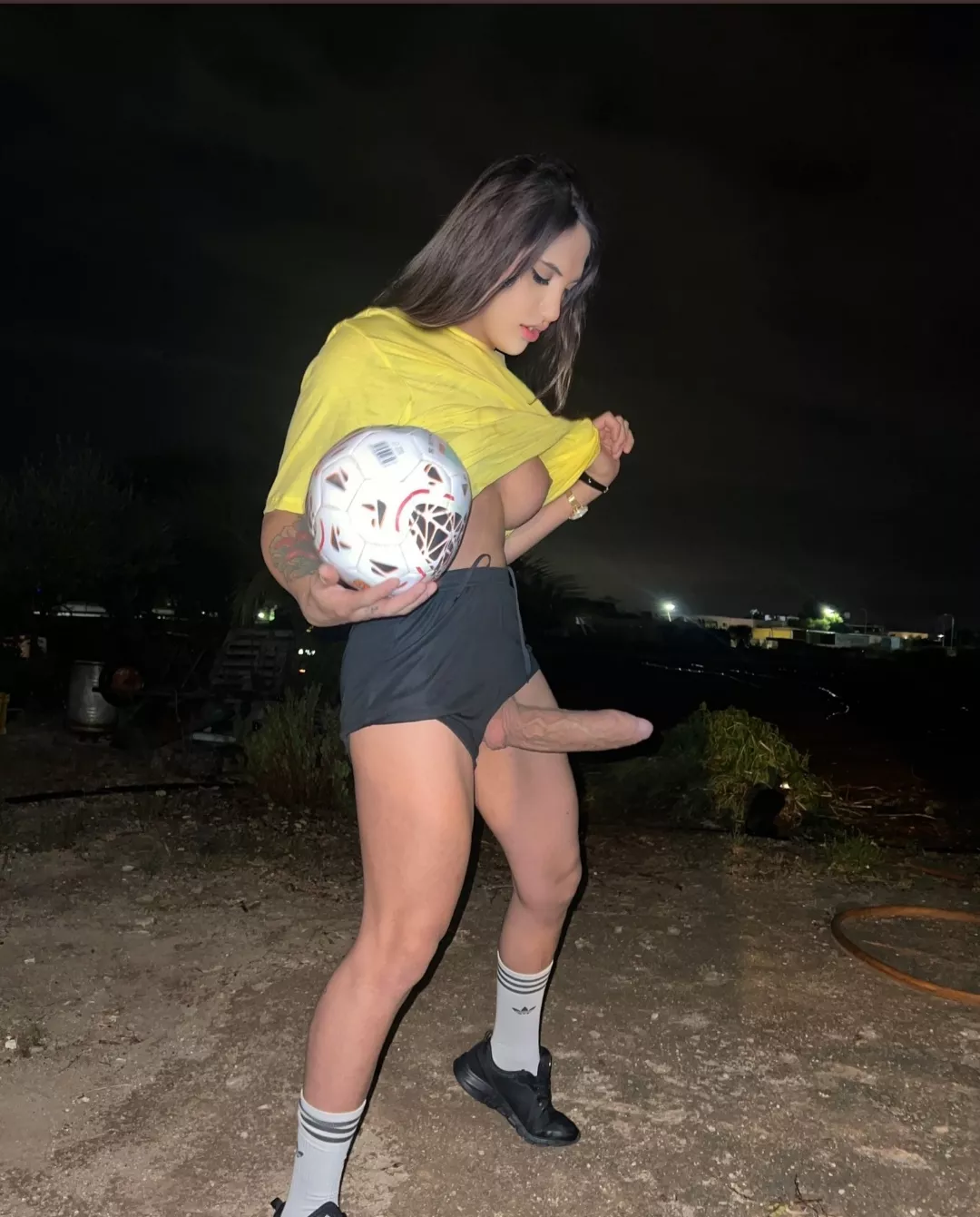 bruna santos, upvote if She Is bigger than you