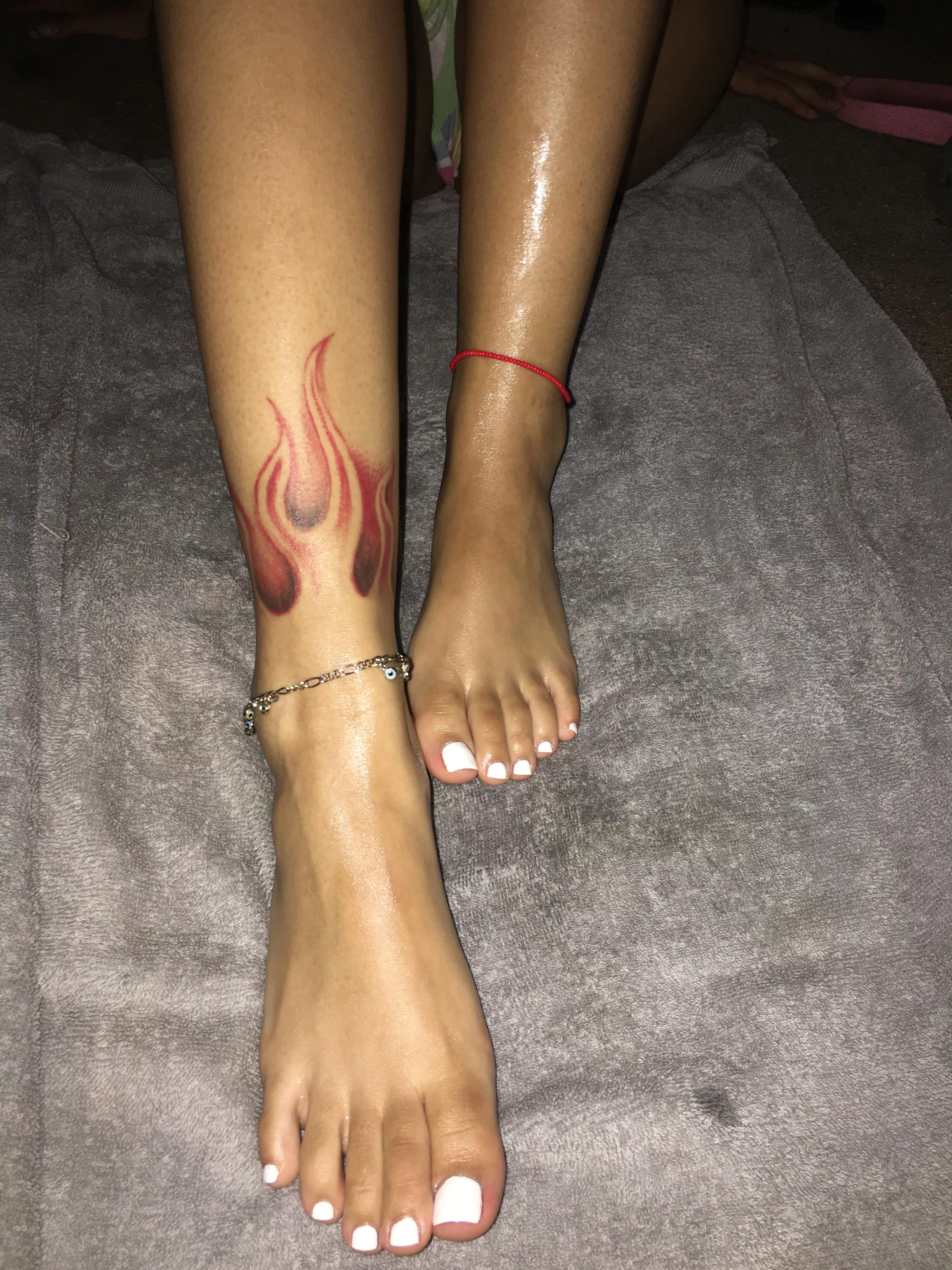 Cum over and play with my feet 🥵💦