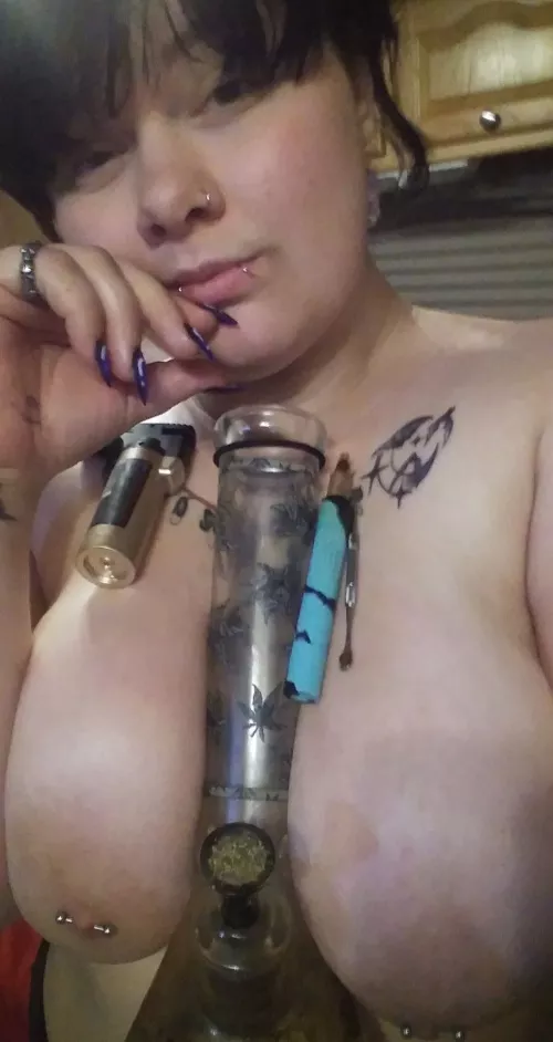 dabs bong or both?😋