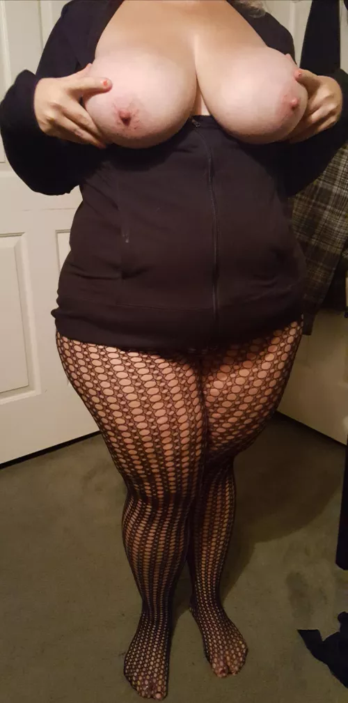 Definitely feeling myself in these new fishnets