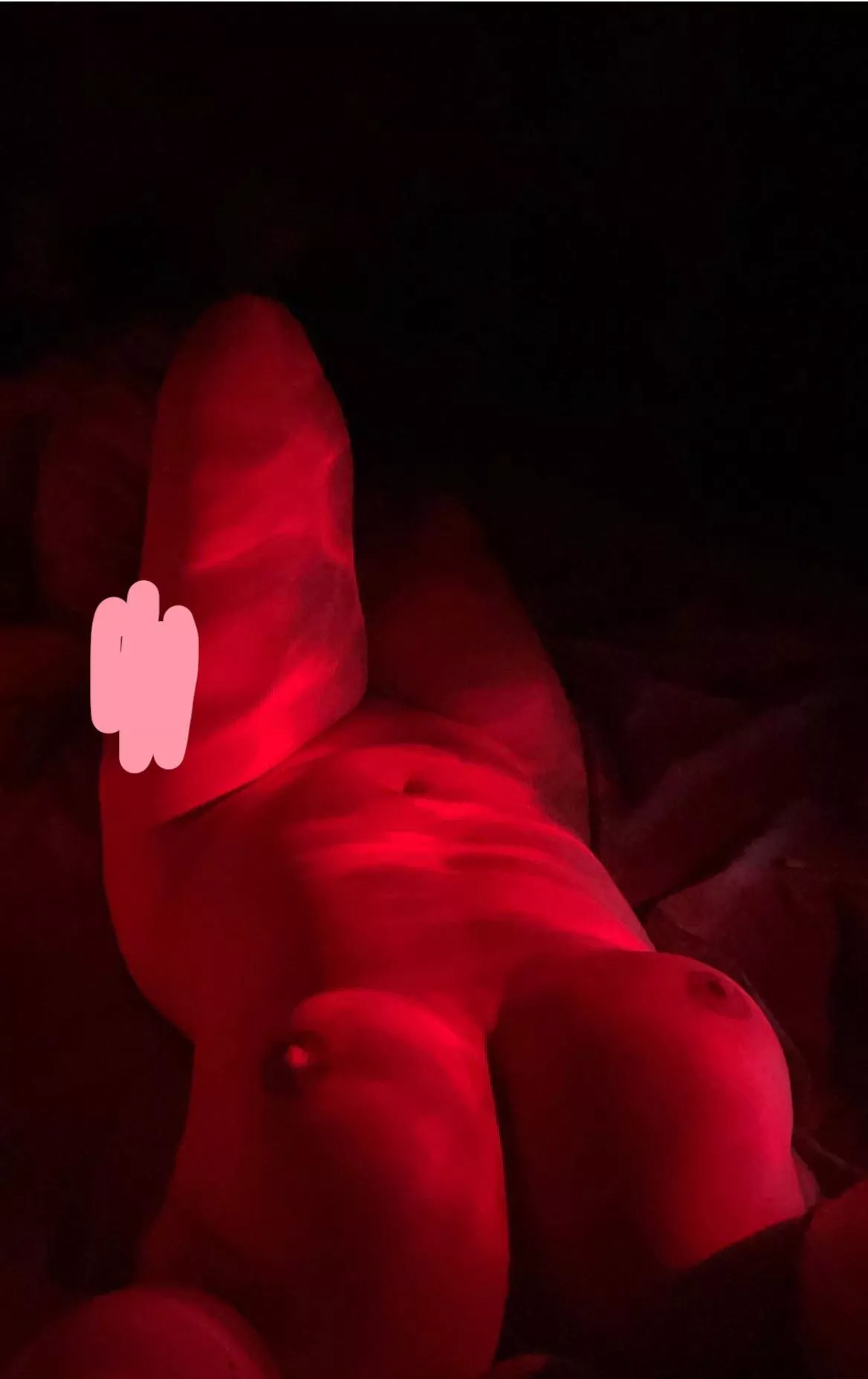 (f) the lighting really makes the mood