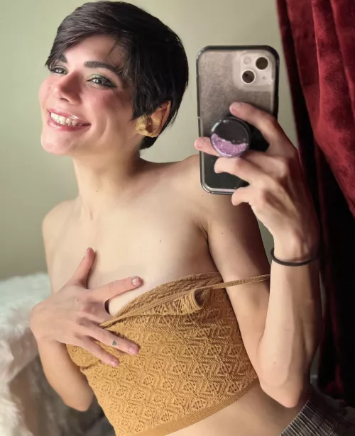 favorite picture of my face, unless you don’t like short hair🤷‍♀️ but elf ears?