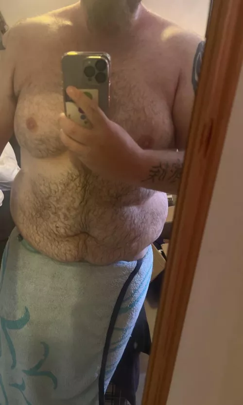 Fuck me Friday and I’m fresh outta the shower, who’s gonna come get dirty with me again and again 😜😈 DM’s open