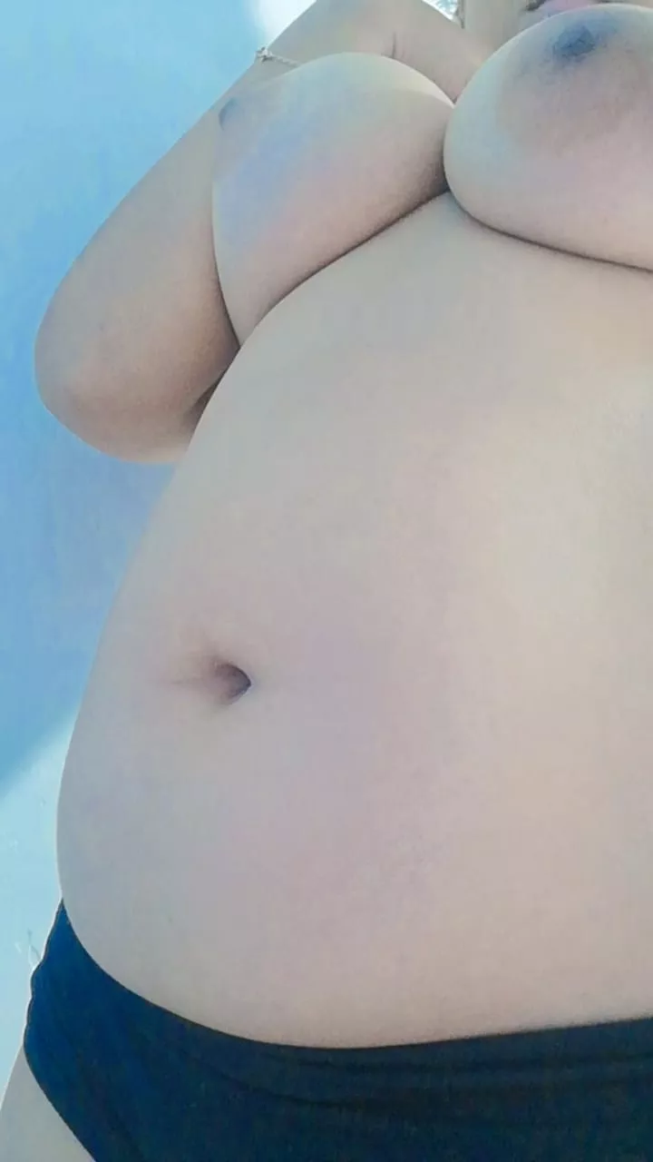 Hello daddy 🍒 vote 👇