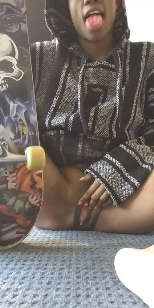 horny ebony skater girl ready to ride cock 😩💦🍆